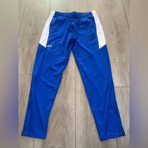 Under Armour Woman’s loose pants, color royal blue and white